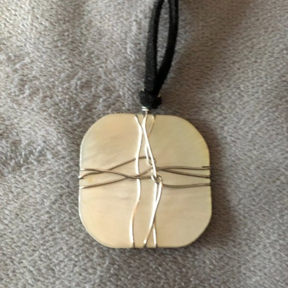 Lia Sophia Mother of Pearl Pendant Necklace
